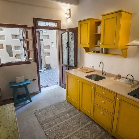 Дом отдыха Romantic Mesonet In Chania Old Town