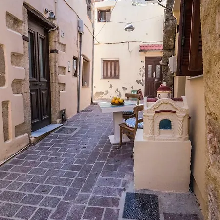 Romantic Mesonet In Chania Old Town Chania (Crete)